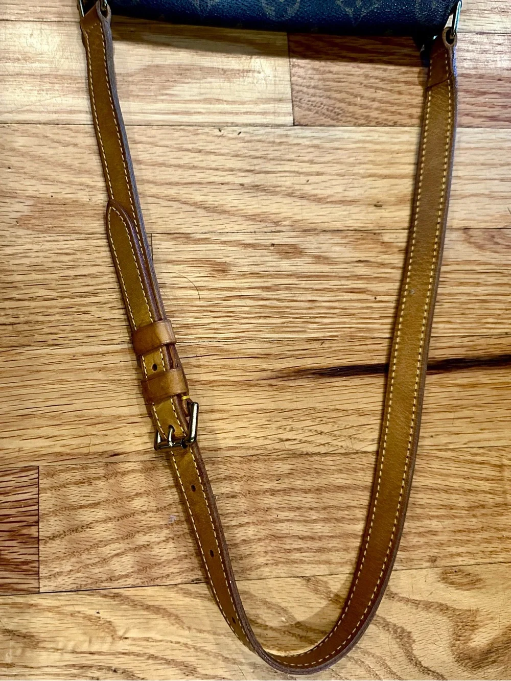 Vintage Authentic Louis Vuitton Crossbody Bag - Dark Brown & Tan - Picture 6 of 7